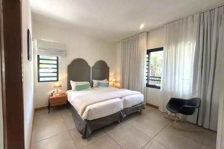 Villa premium à vendre avec jardin tropical et architecture contemporaine à Tamarin