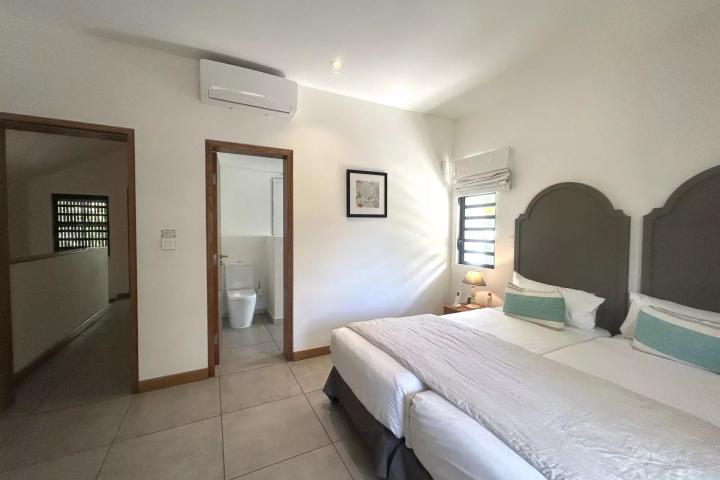 Villa premium à vendre avec jardin tropical et architecture contemporaine à Tamarin