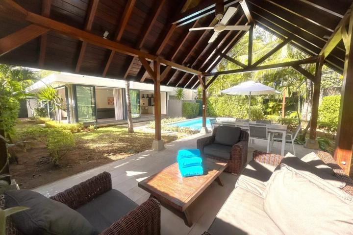 Villa premium à vendre avec jardin tropical et architecture contemporaine à Tamarin