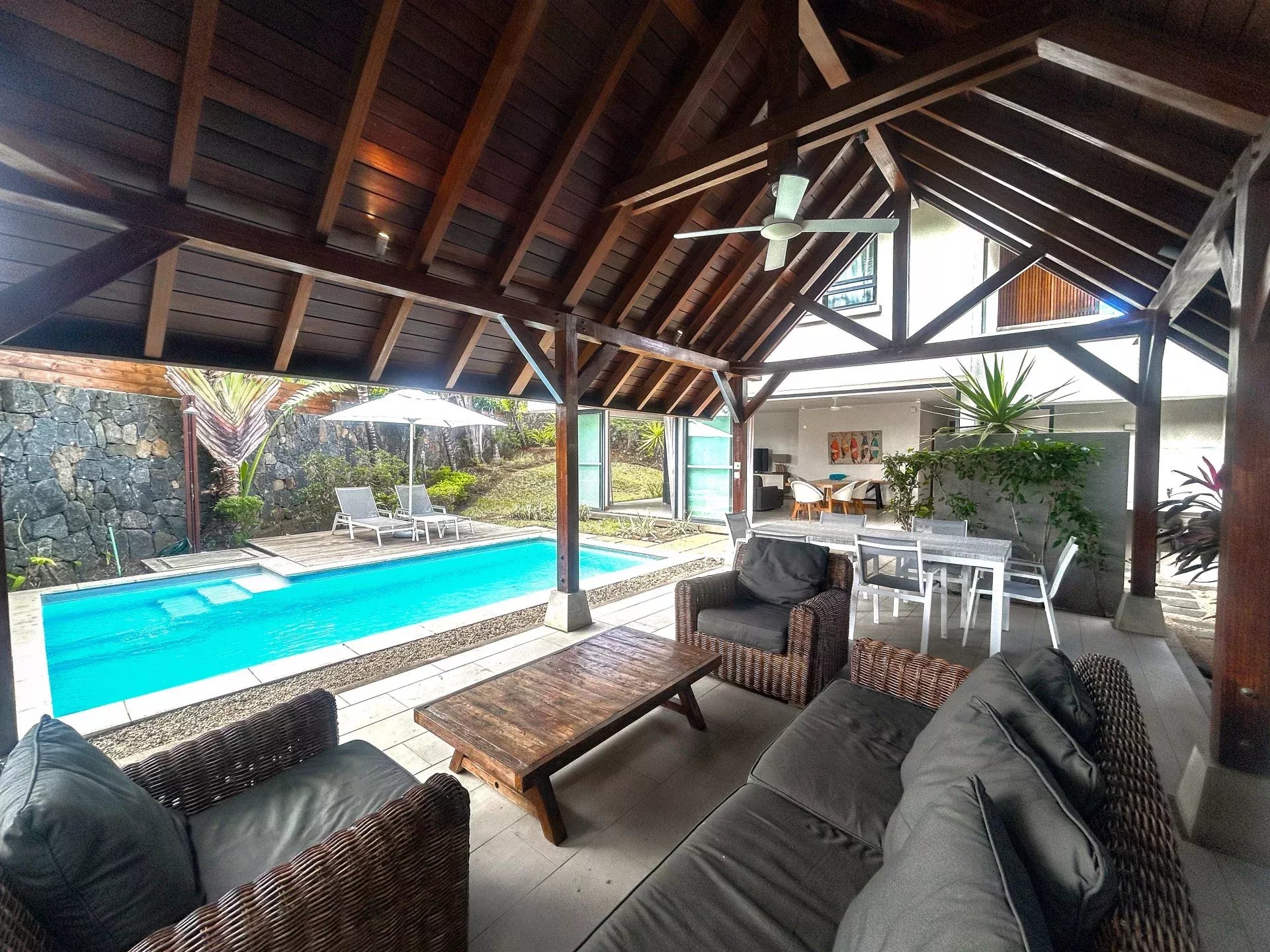 TAMARIN – Villa à vendre avec piscine privée et 3 chambres sur 482 m²