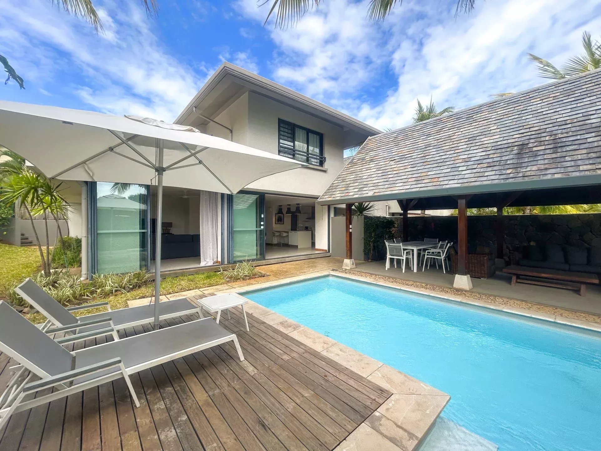 TAMARIN – Villa à vendre avec piscine privée et 3 chambres sur 482 m²