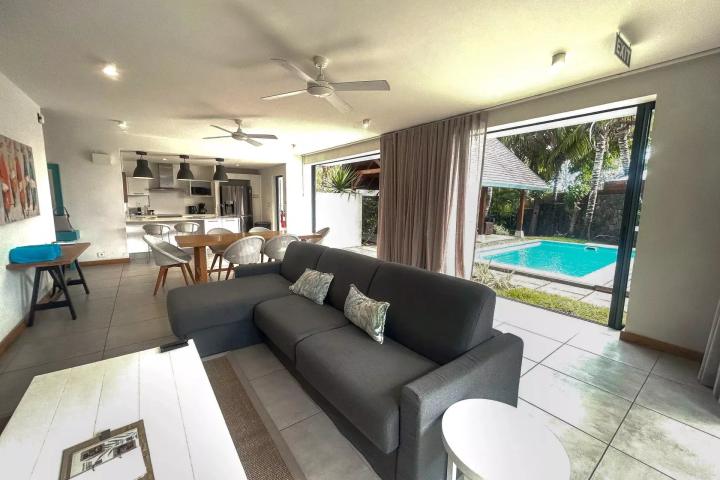 TAMARIN - 3-bedroom villa with private pool on 482 sq m plot