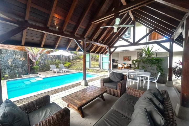 TAMARIN - 3-bedroom villa with private pool on 482 sq m plot