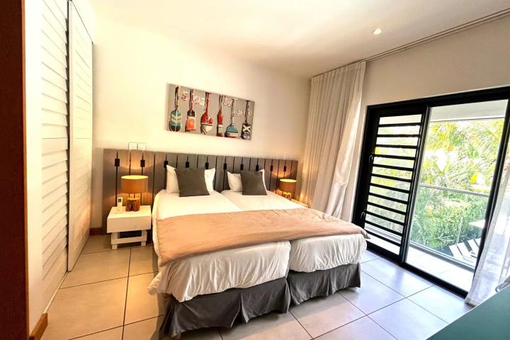 Villa contemporaine avec piscine privée et jardin paysager à vendre à Tamarin