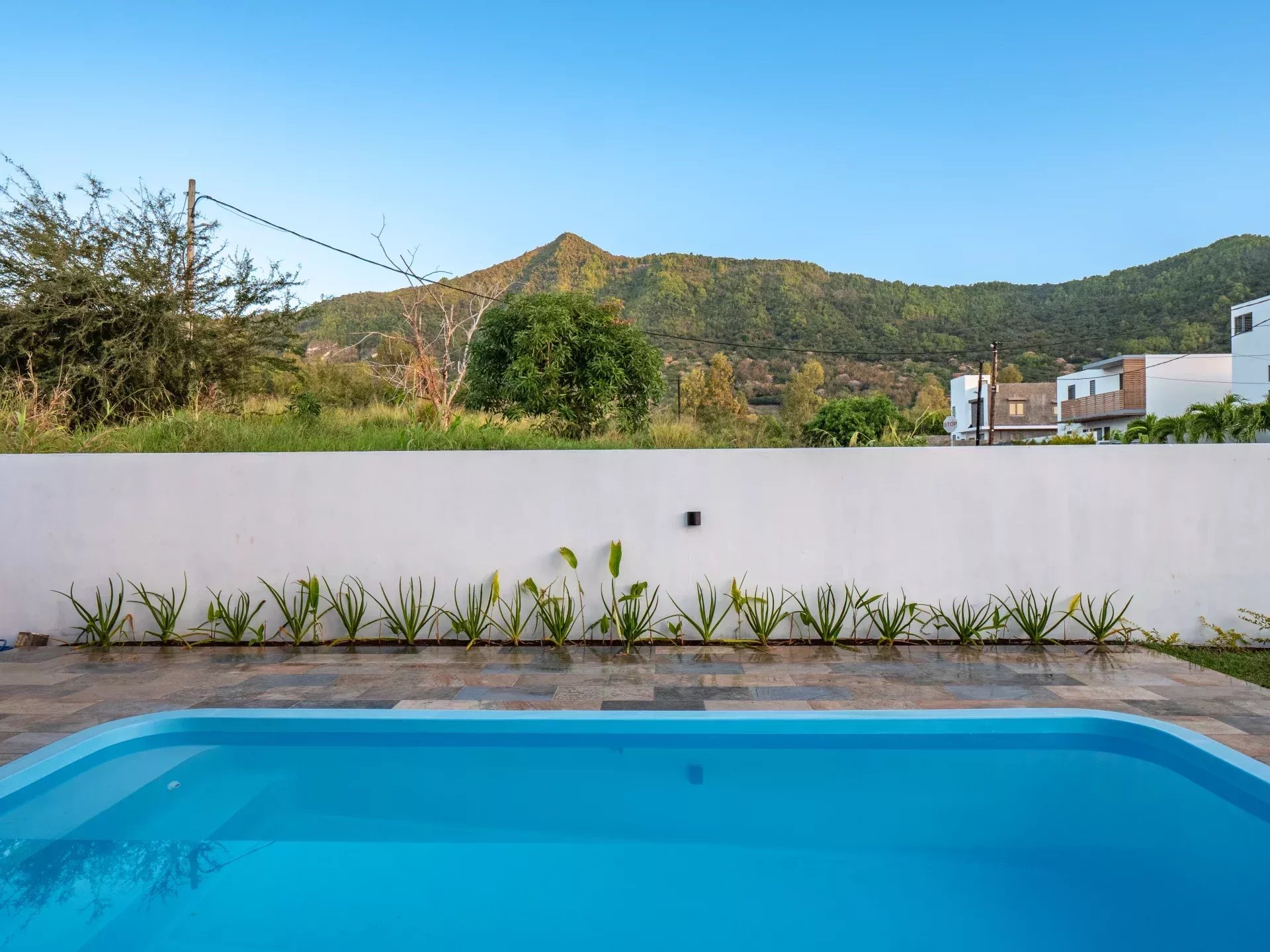 Villa neuve avec piscine privée à louer à La Gaulette