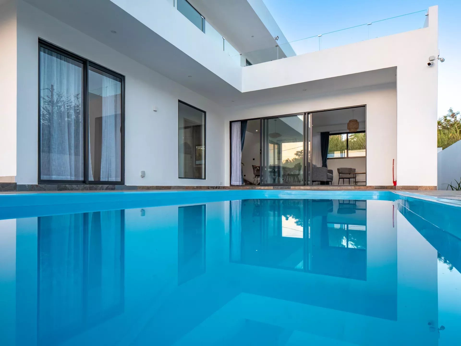 Villa neuve avec piscine privée à louer à La Gaulette