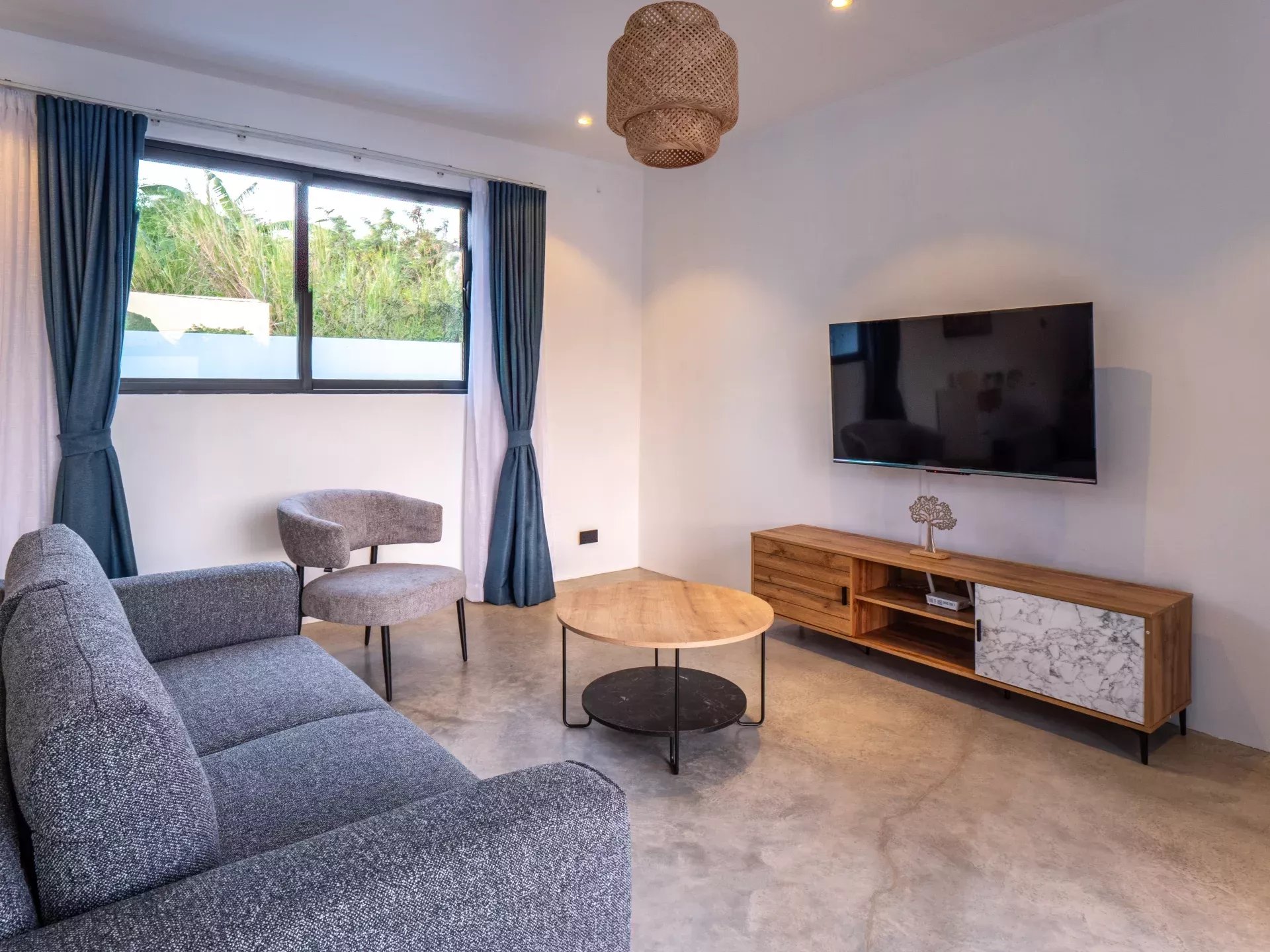 Villa neuve avec piscine privée à louer à La Gaulette