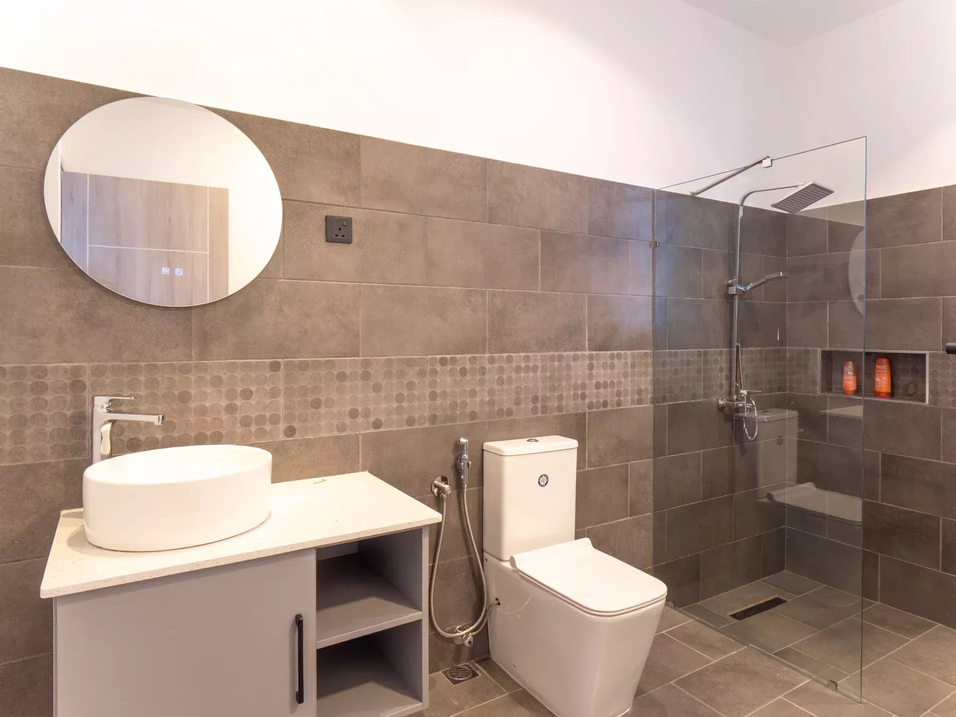 Villa neuve avec piscine privée à louer à La Gaulette