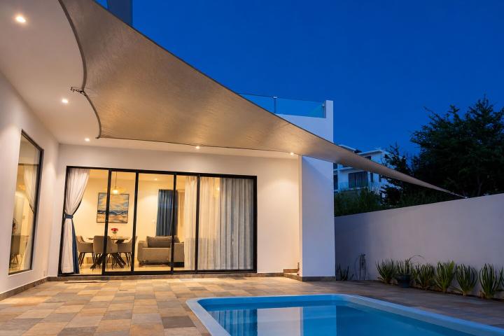 New villa with private pool to rent in La Gaulette