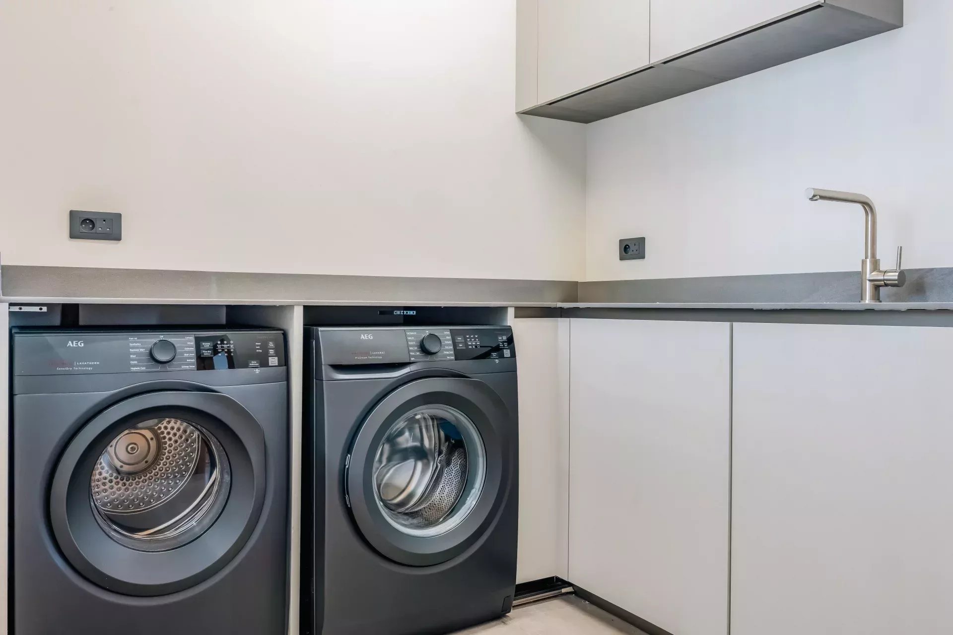 Penthouse à vendre à Rivière Noire avec 4 chambres et piscine privée de 500m²
