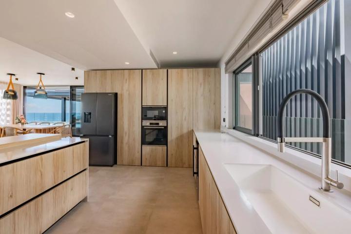 Penthouse à vendre à Rivière Noire avec 4 chambres et piscine privée de 500m²