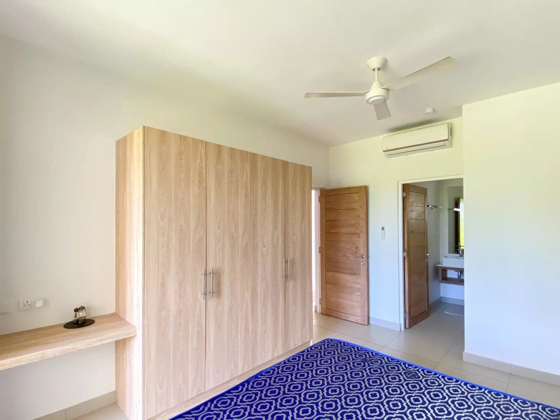 GRAND GAUBE - magnificent modern duplex by the Barachois
