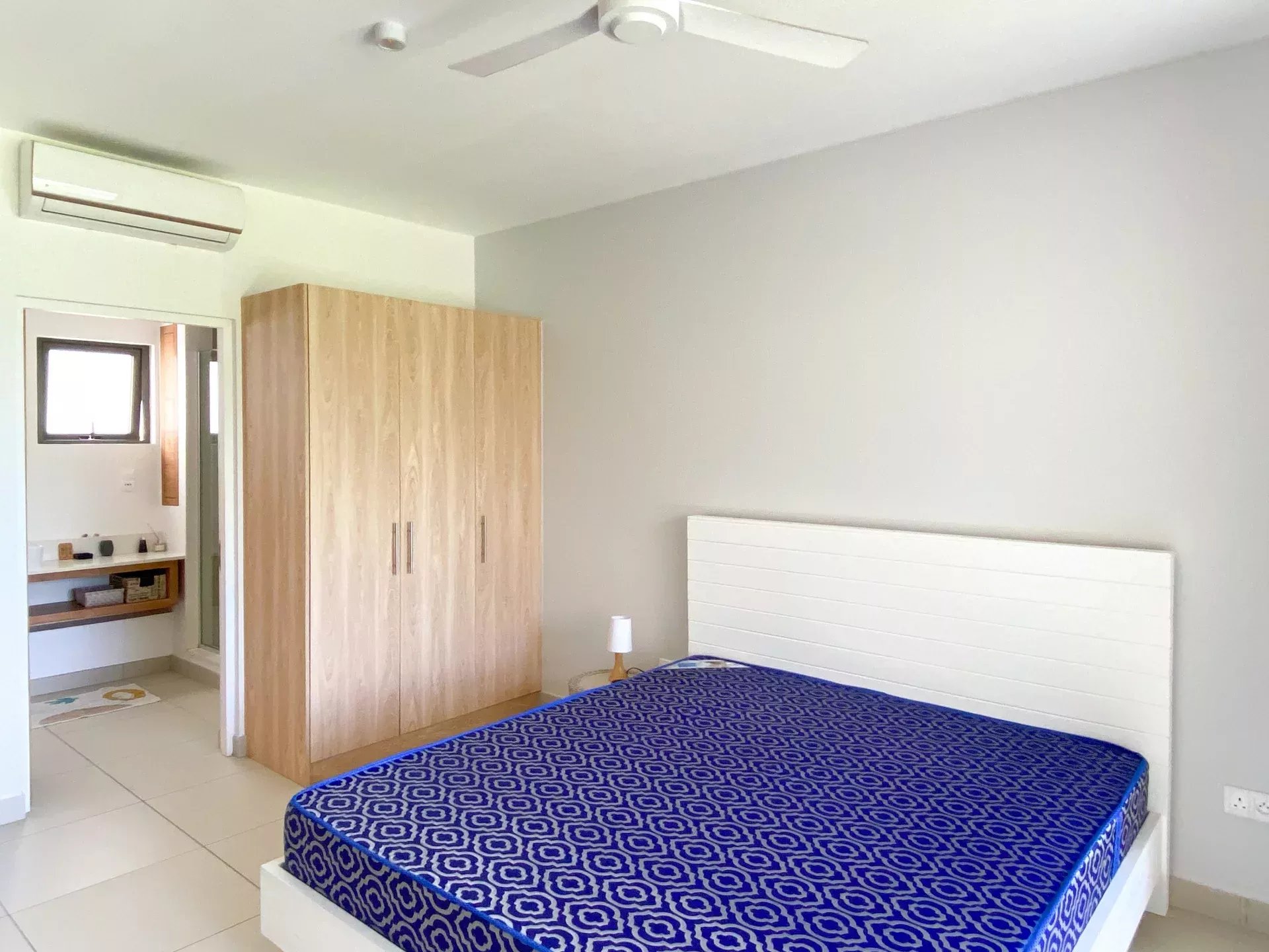GRAND GAUBE - magnificent modern duplex by the Barachois