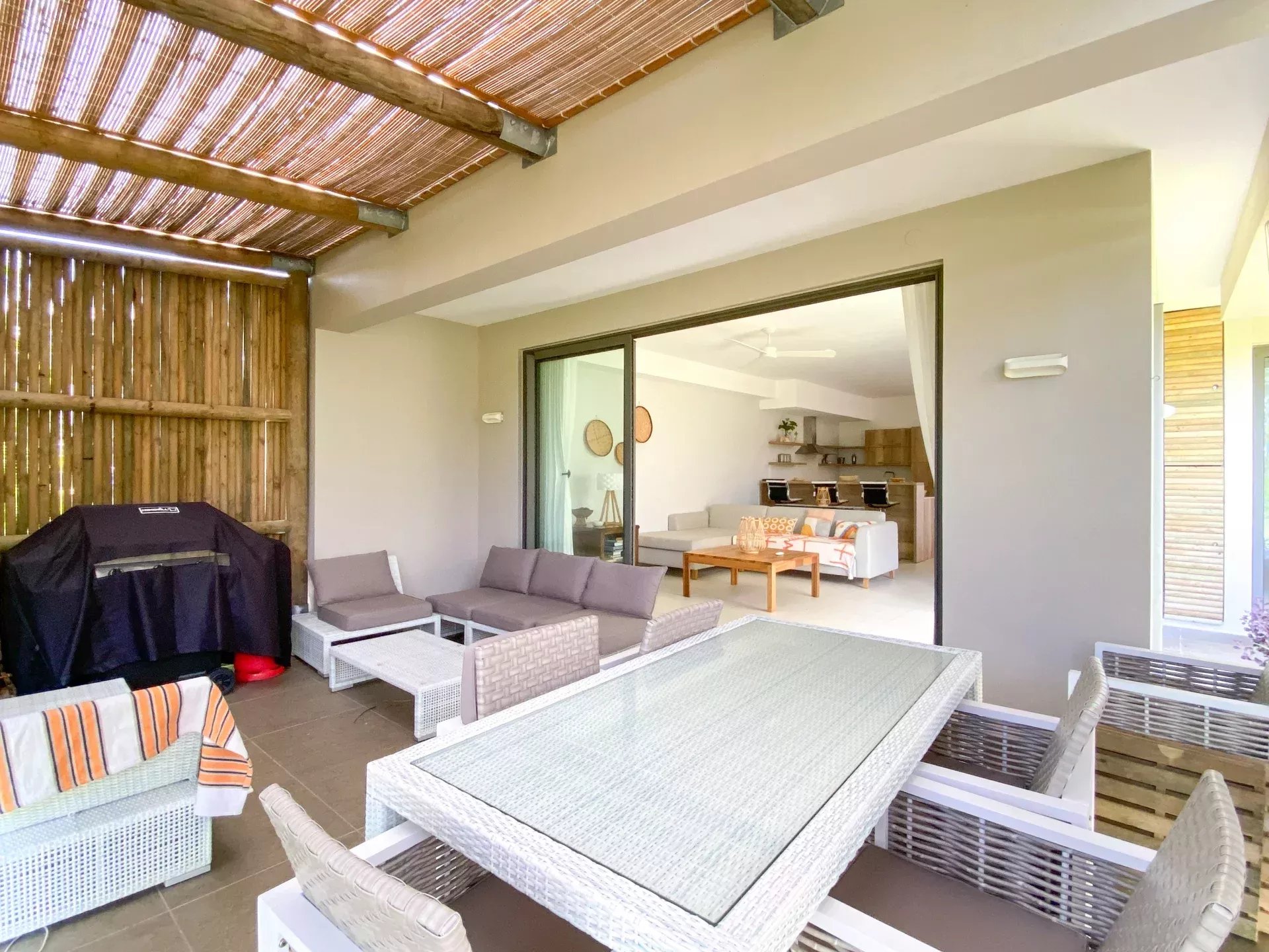 GRAND GAUBE - magnificent modern duplex by the Barachois