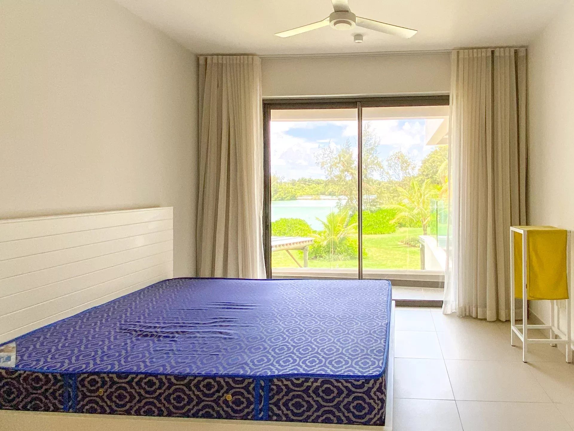 GRAND GAUBE - magnificent modern duplex by the Barachois