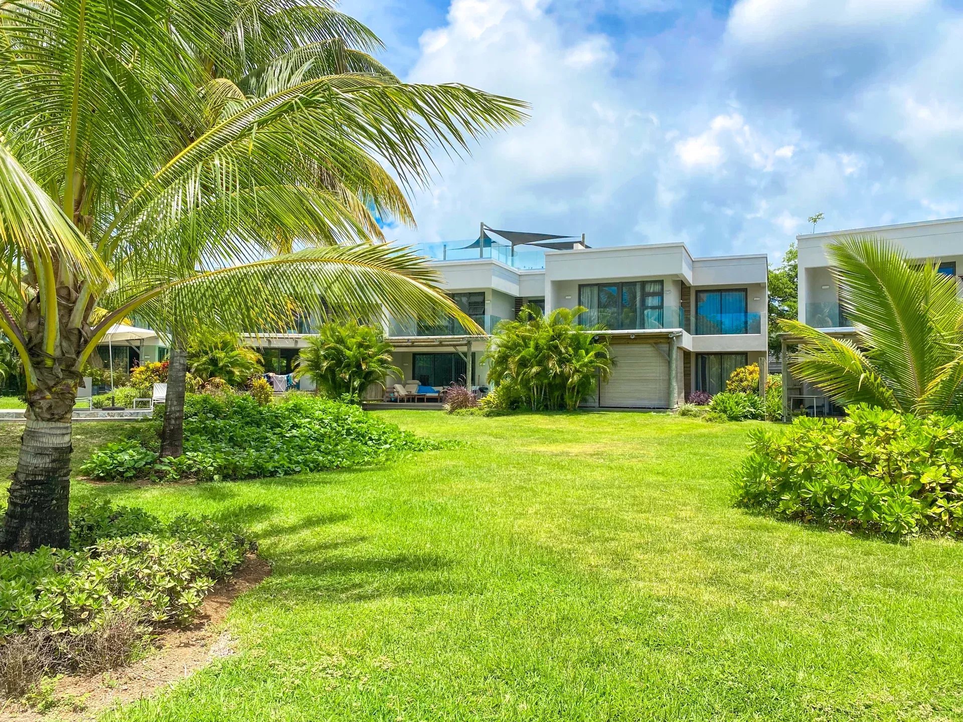 GRAND GAUBE - magnificent modern duplex by the Barachois