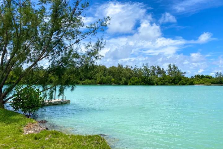 GRAND GAUBE – Magnifique duplex moderne au bord du Barachois à louer