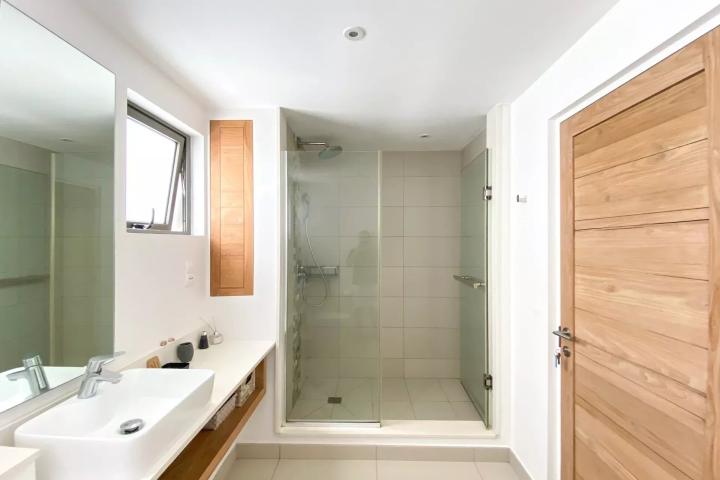 GRAND GAUBE – Magnifique duplex moderne au bord du Barachois à louer