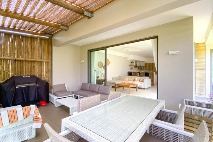 GRAND GAUBE – Magnifique duplex moderne au bord du Barachois à louer
