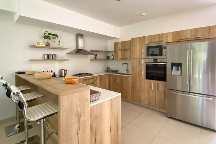 GRAND GAUBE – Magnifique duplex moderne au bord du Barachois à louer