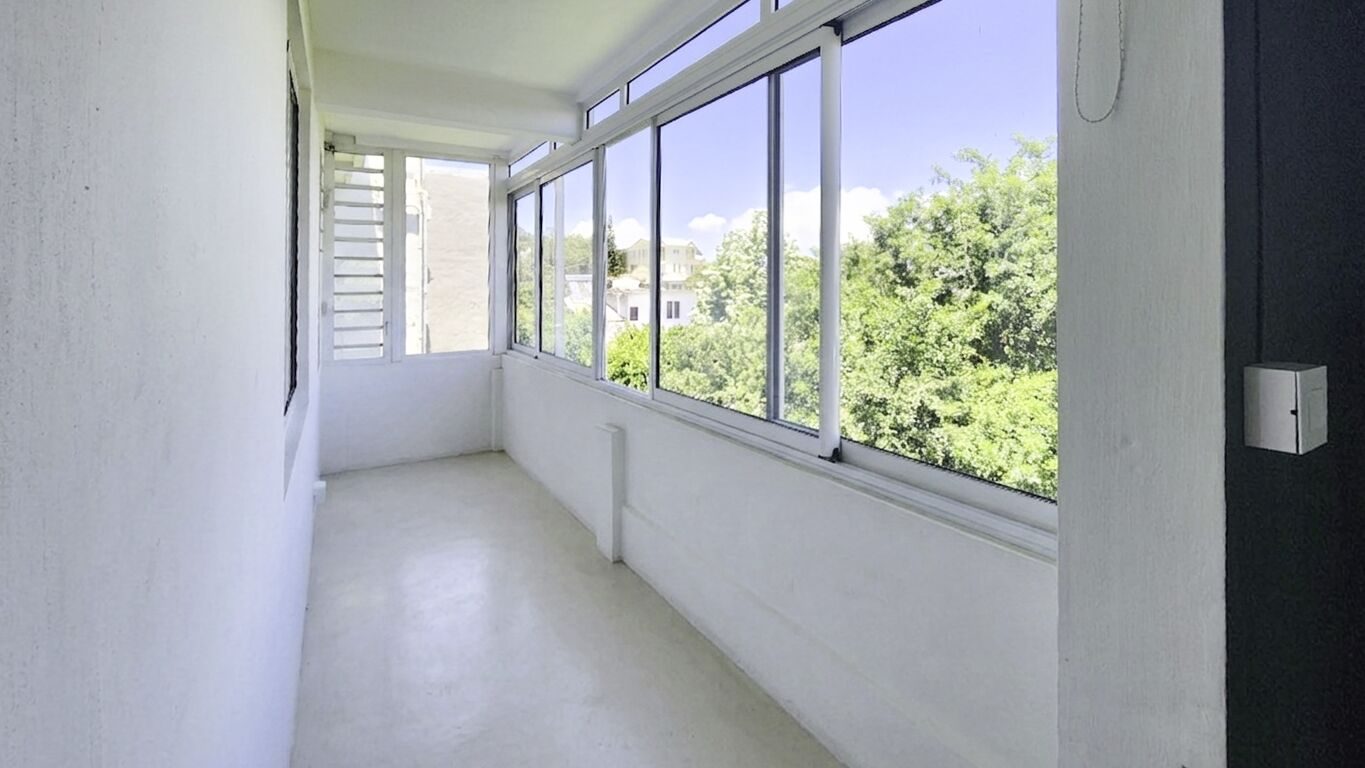 Appartement meublé de 180 m² avec vue panoramique à louer à Floréal