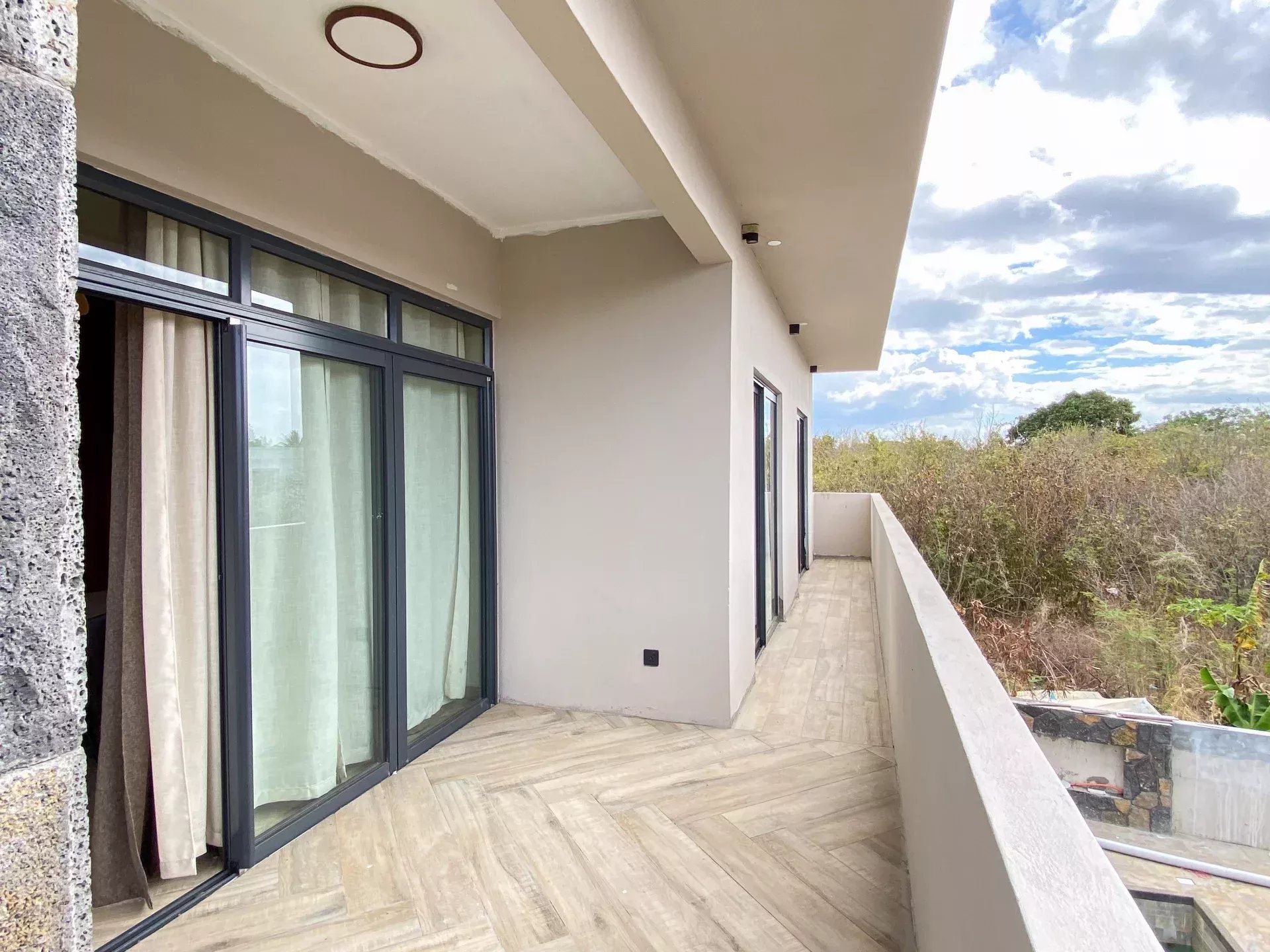Trou aux Biches – À louer appartement neuf de 2 chambres avec piscine