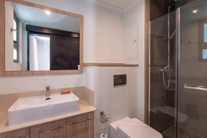 Appartement meublé 3 chambres avec terrasse à l’île Maurice proche golf et plage à vendre à Tamarin