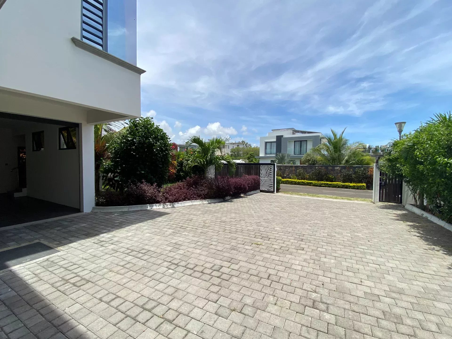 Mon Choisy - exceptional villa for long-term rental