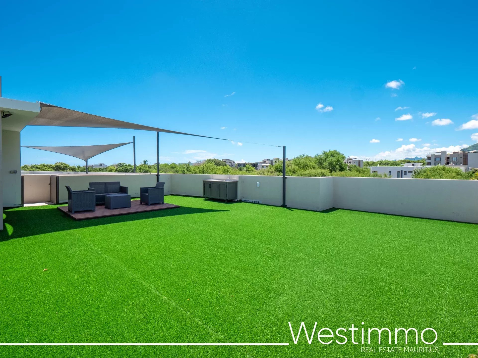 Furnished 3-bedroom apartment to rent in Flic en Flac