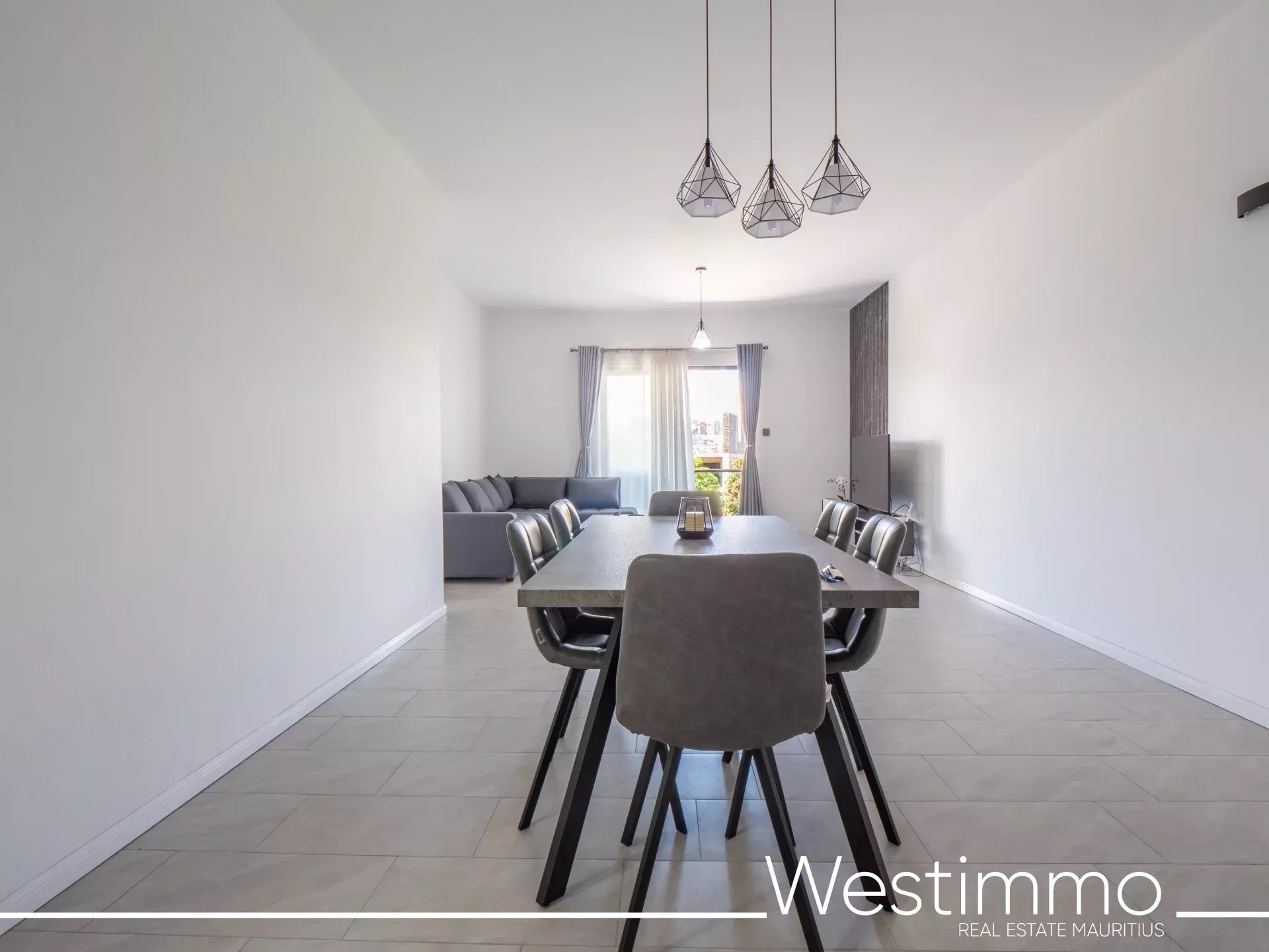 Furnished 3-bedroom apartment to rent in Flic en Flac