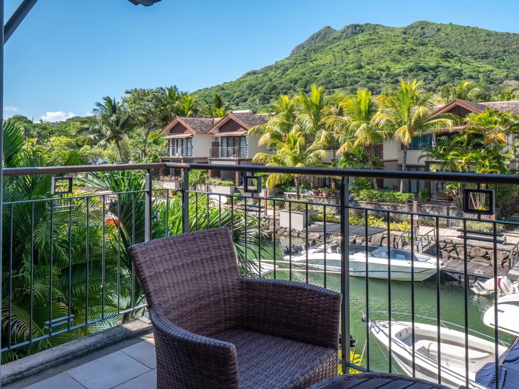 Duplex 3 chambres avec ponton privé à La Balise Marina à vendre à Rivière Noire