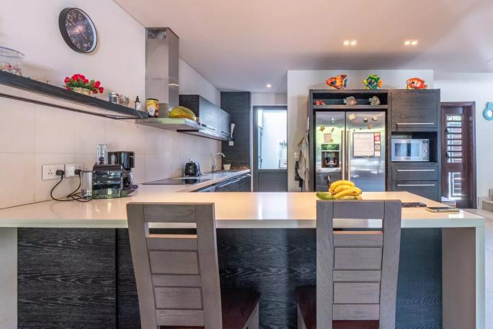 Duplex 3 chambres avec ponton privé à La Balise Marina à vendre à Rivière Noire