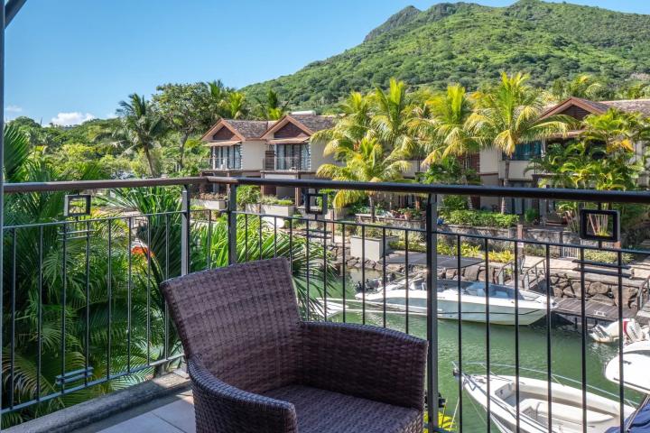 Duplex 3 chambres avec ponton privé à La Balise Marina à vendre à Rivière Noire