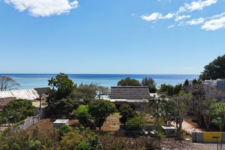 Penthouse avec vue mer panoramique et rooftop piscine à vendre à Tamarin