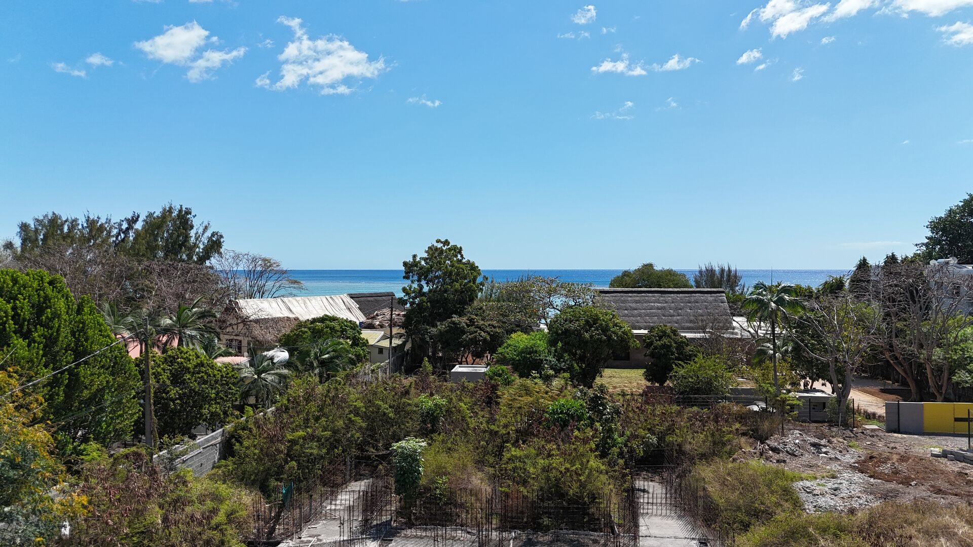 Appartement 1er étage avec vue mer et piscine commune à vendre à Tamarin