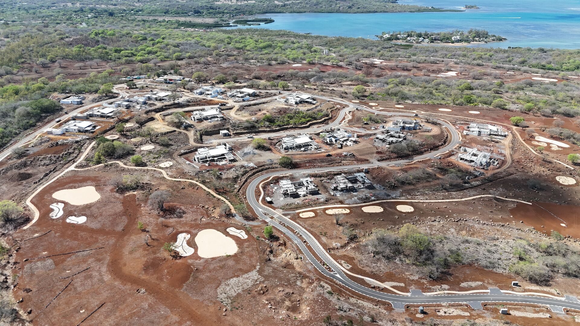 Terrain à vendre de 1 640 m² à Rivière Noire, accessible aux non-Mauriciens