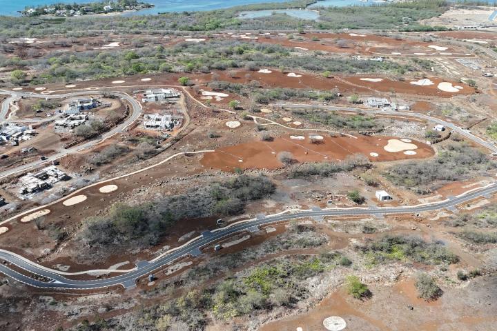 Terrain à vendre de 1 640 m² à Rivière Noire, accessible aux non-Mauriciens