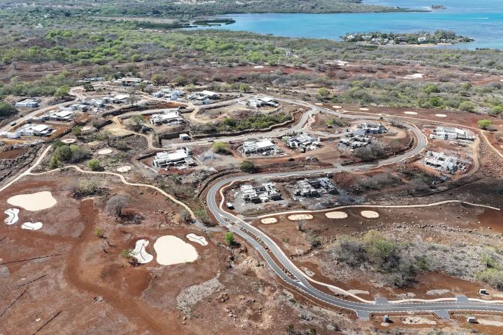 Terrain à vendre de 1 640 m² à Rivière Noire, accessible aux non-Mauriciens