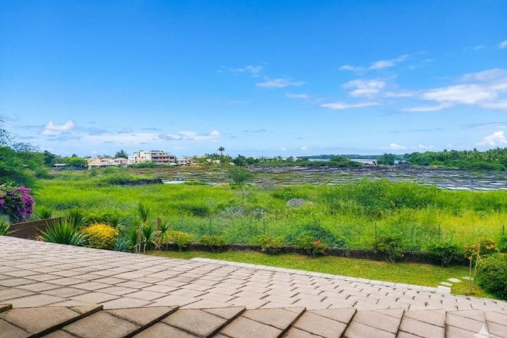 Family 4-bedroom villa for long-term rental in Tamarin