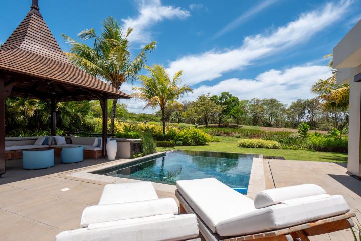 Maison meublée de 270 m² sur le golf de Bel Ombre à vendre