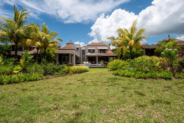 Maison meublée de 270 m² sur le golf de Bel Ombre à vendre