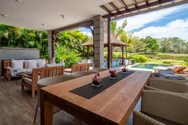Maison meublée de 270 m² sur le golf de Bel Ombre à vendre