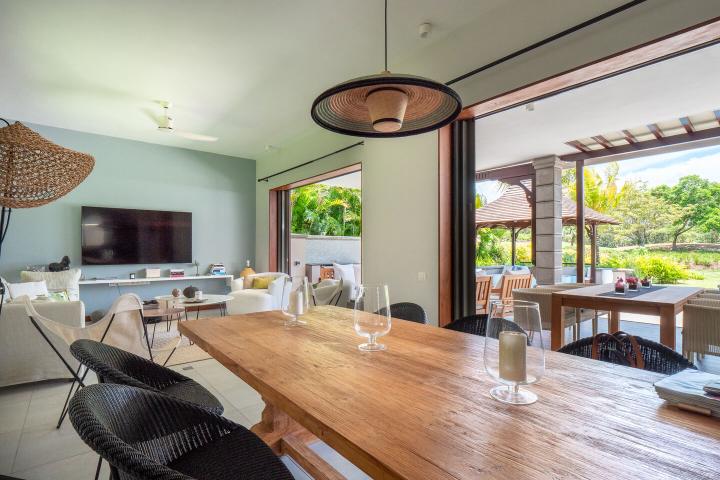 Maison meublée de 270 m² sur le golf de Bel Ombre à vendre