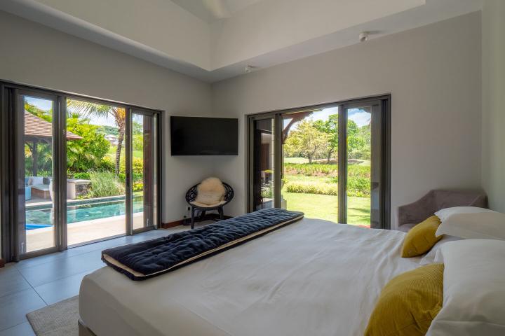 Maison meublée de 270 m² sur le golf de Bel Ombre à vendre