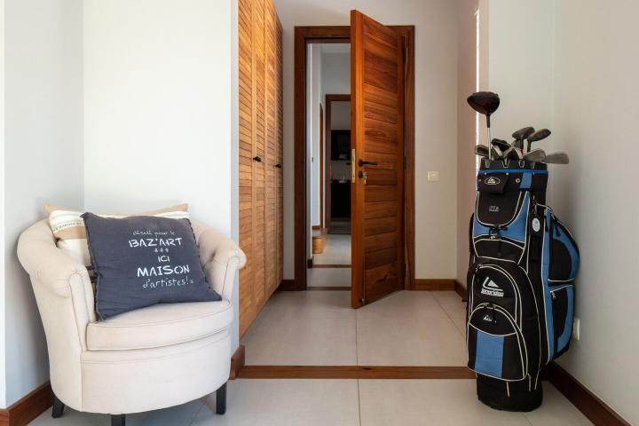 Maison meublée de 270 m² sur le golf de Bel Ombre à vendre
