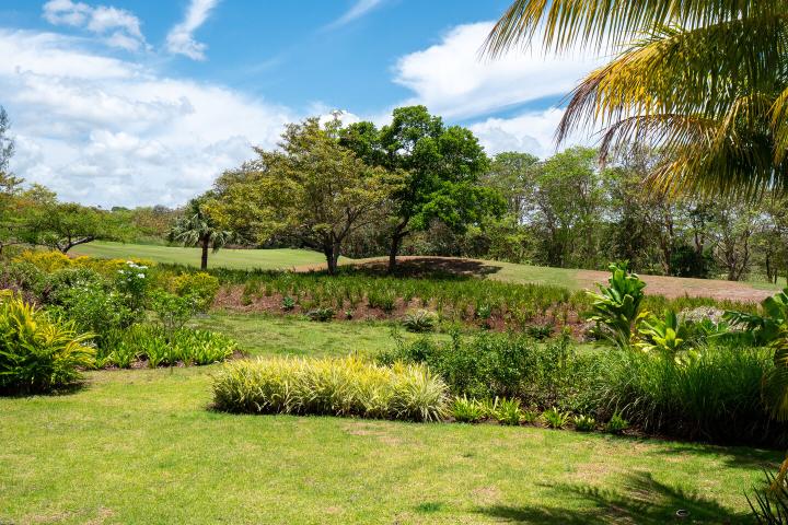 Maison meublée de 270 m² sur le golf de Bel Ombre à vendre
