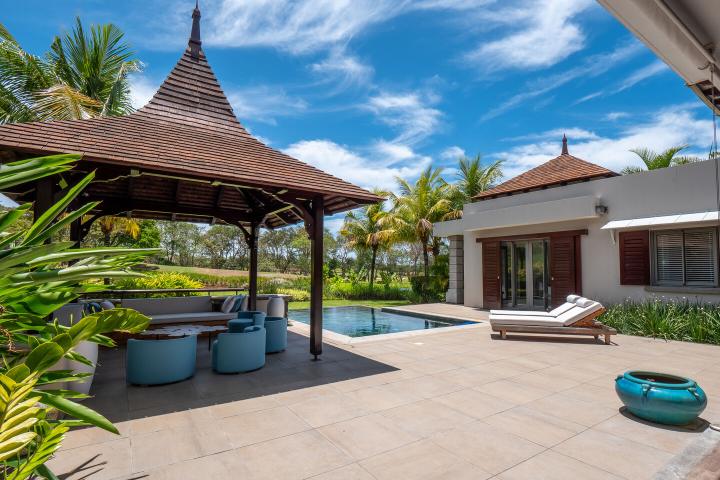 Maison meublée de 270 m² sur le golf de Bel Ombre à vendre