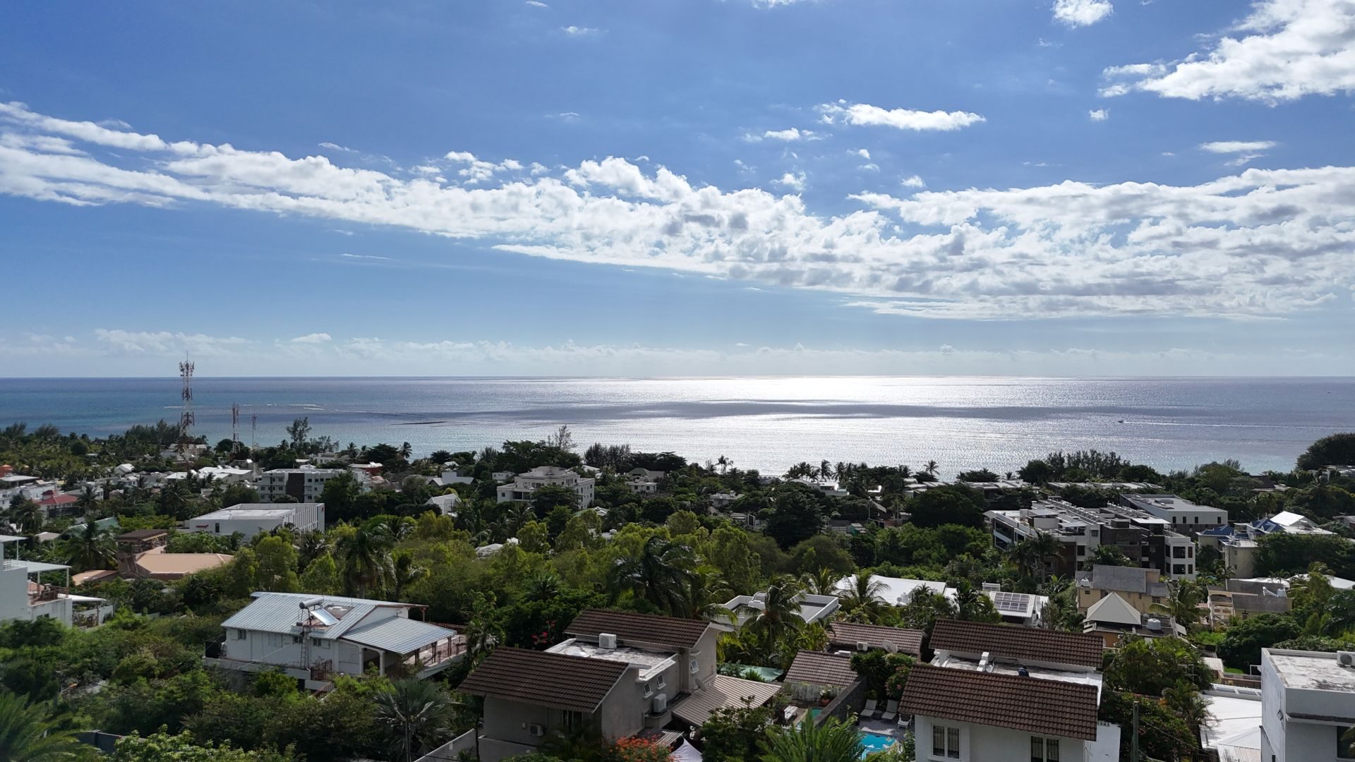 Appartement rez-de-chaussée 3 suites à vendre à Tamarin, vues mer et montagne