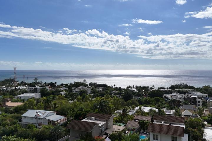 Triplex 3 chambres à vendre à Tamarin avec piscine privée et vue océan