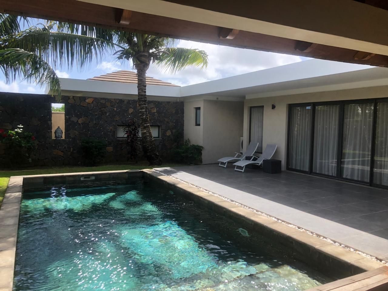 Pereybere – Prestige villa accessible to foreigners with swimming pool for sale